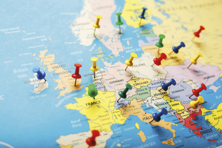 Agli over 60 piace l’Europa: intervista a 50&Più Turismo