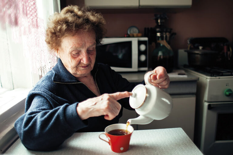 Anziani o giovani, chi sono i nuovi poveri