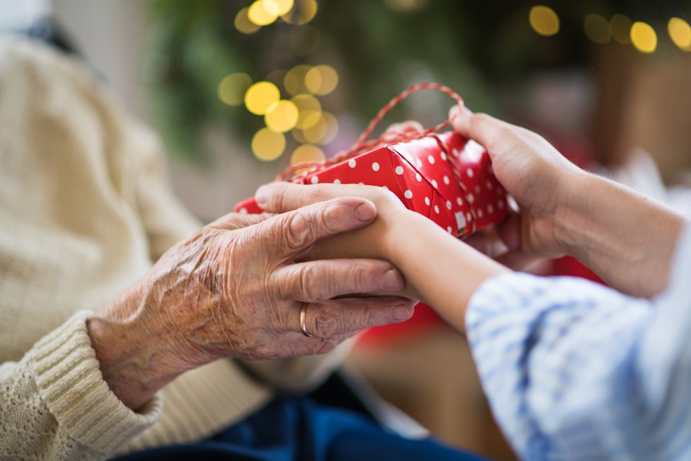 Regali Di Natale Per Genitori Anziani.Spazio50 Cercate Il Regalo Giusto Per Natale La Scienza Puo Aiutarvi