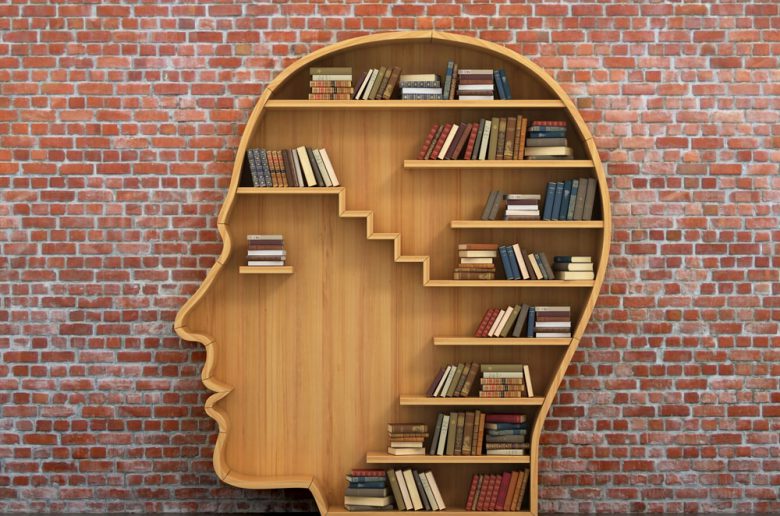 Libreria a forma di volto umano