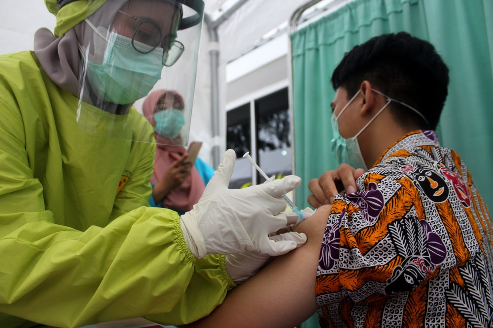 Vaccinazioni giovani in Indonesia