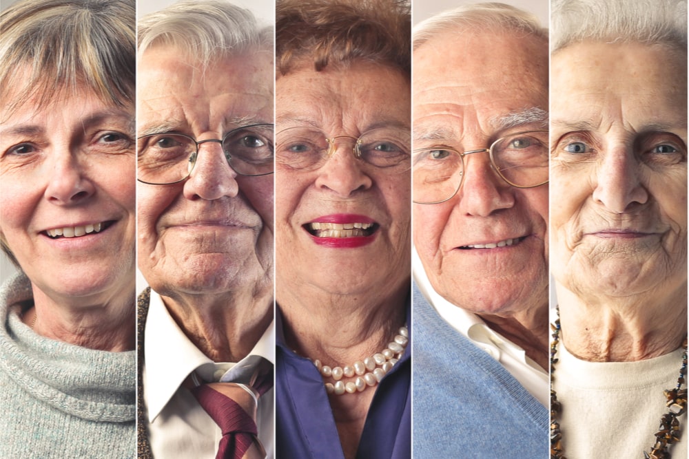 Una serie di ritratti di persone anziane