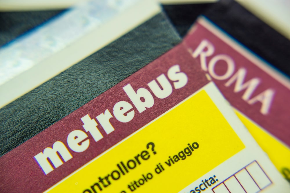Due biglietti dell'autobus di Roma