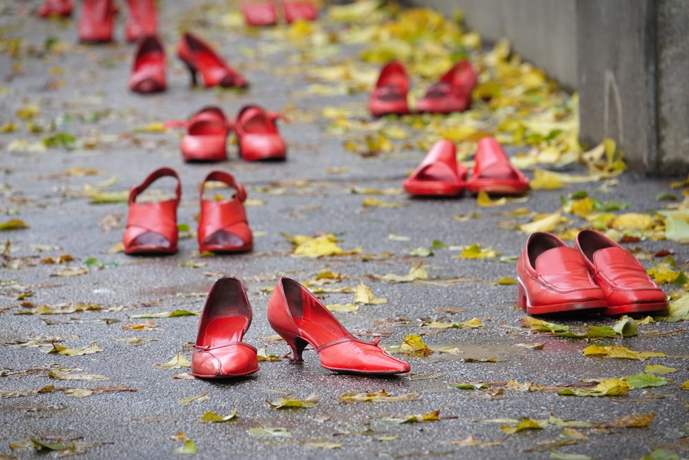 Scarpe rossa, simbolo della lotta al femminicidio e alla violenza sulle donne