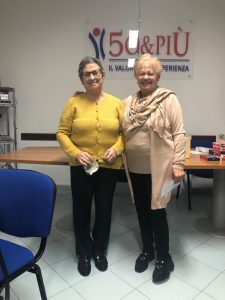 50&più caserta premia la terza classificata del torneo di burraco