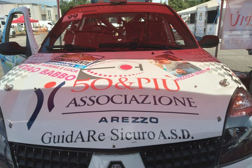 La Clio con i colori di 50&Più Arezzo al Rally della Valle del Tevere