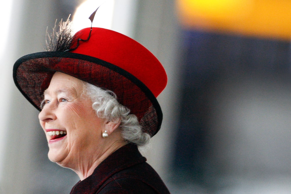 La regina Elisabetta II che sorride