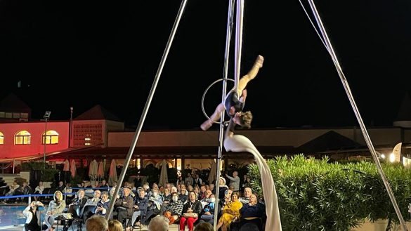 Lo spettacolo dei circensi di Atelier Saltim'banco a Immagina 2022