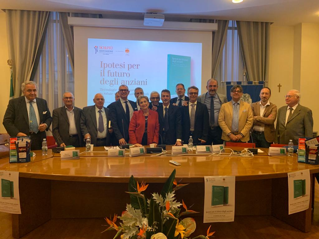 La presentazione del volume Ipotesi del futuro degli anziani organizzato da 50&Più Calabria