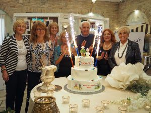 La torta alla Festa dei nonni dell'Aquila