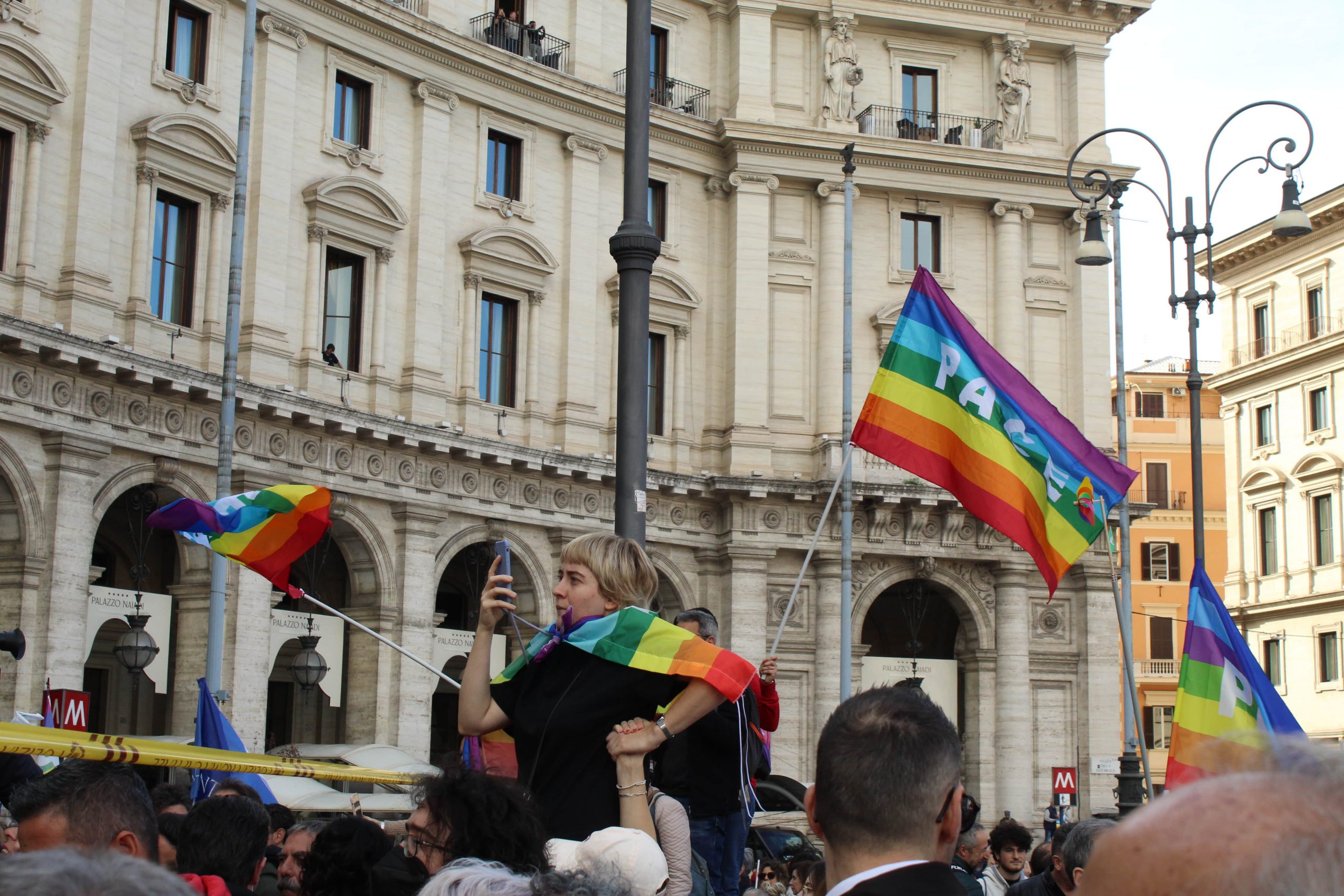 Alcuni scatti della manifestazione per la pace a Roma