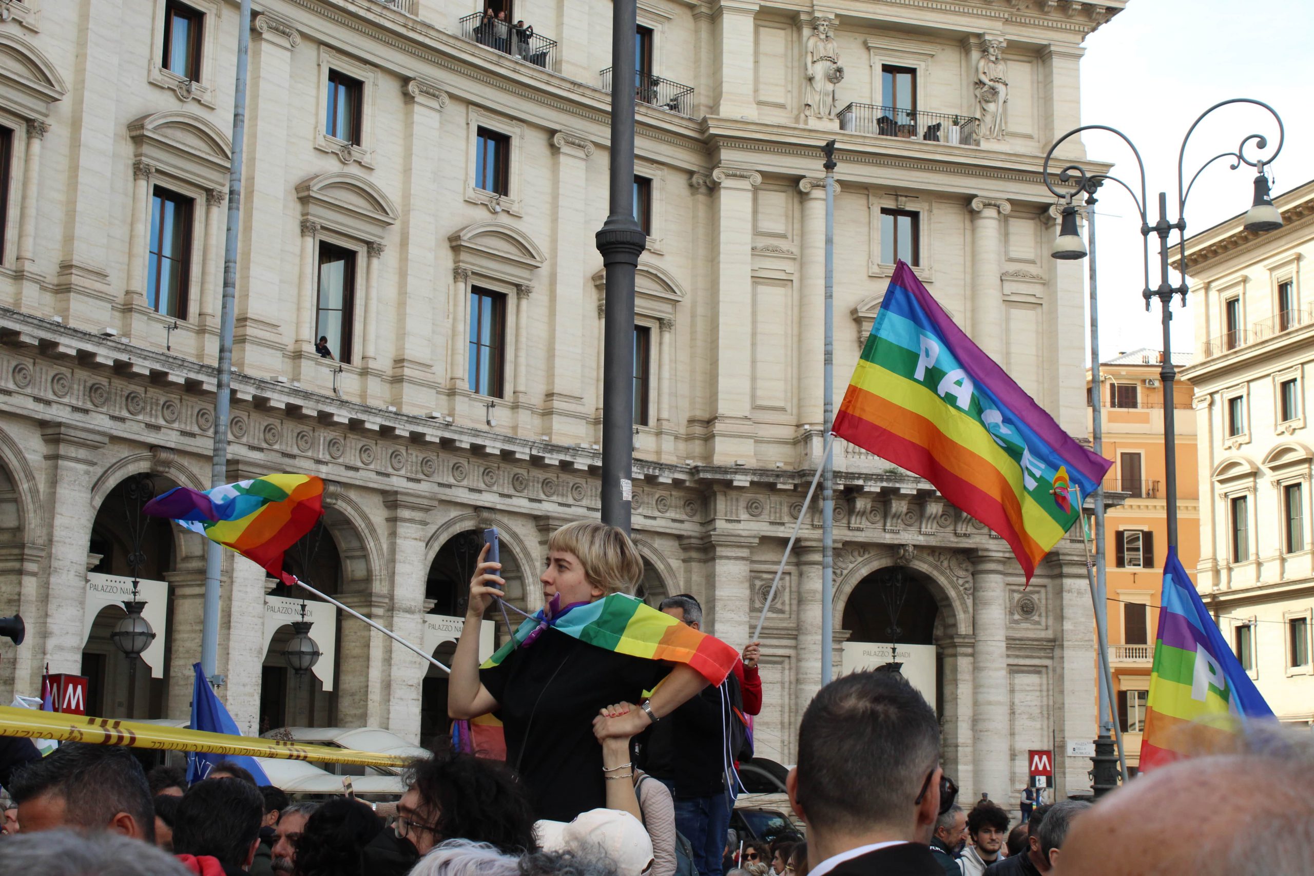 Alcuni scatti della manifestazione per la pace a Roma