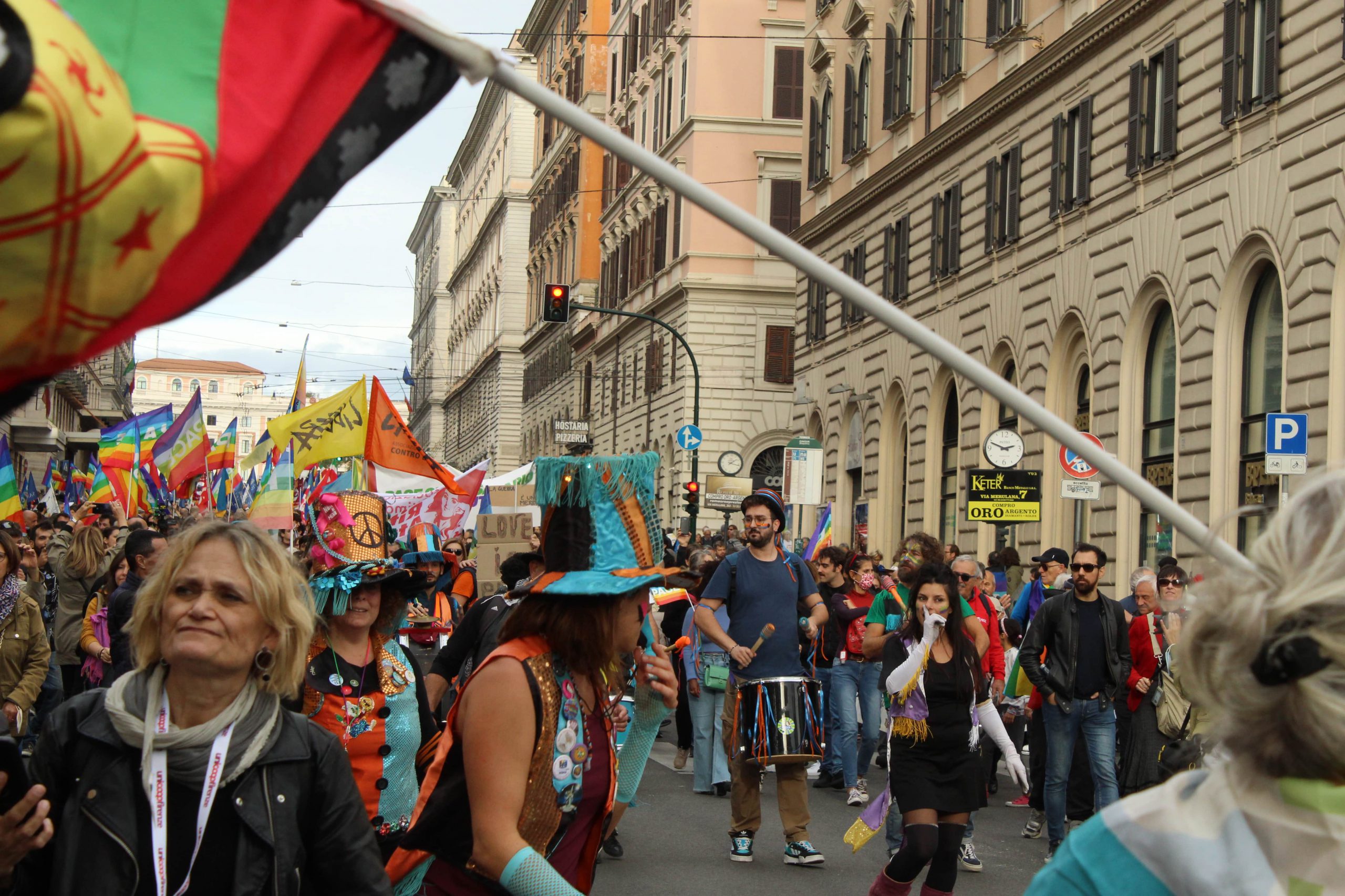 Alcuni scatti della manifestazione per la pace a Roma