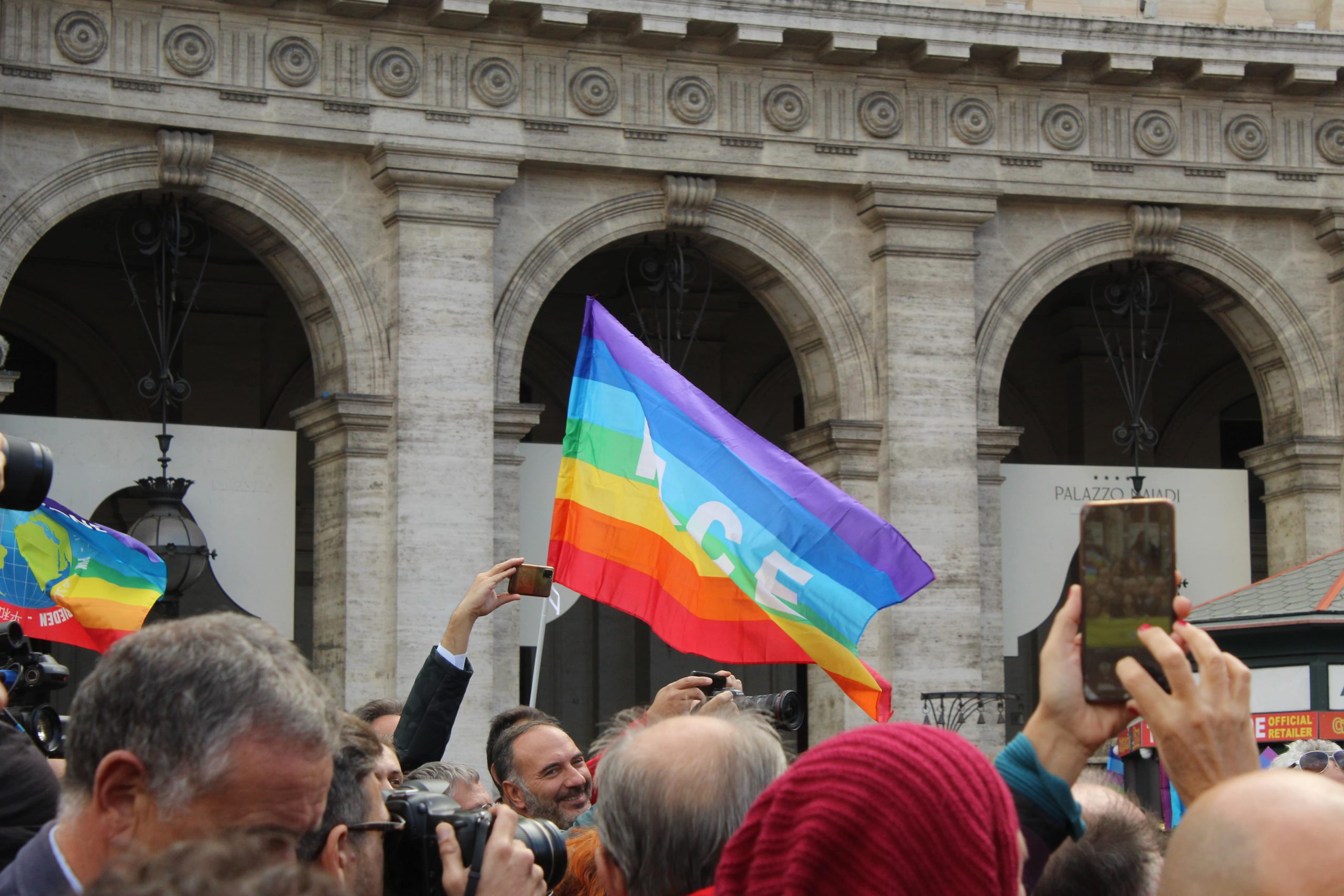 Alcuni scatti della manifestazione per la pace a Roma