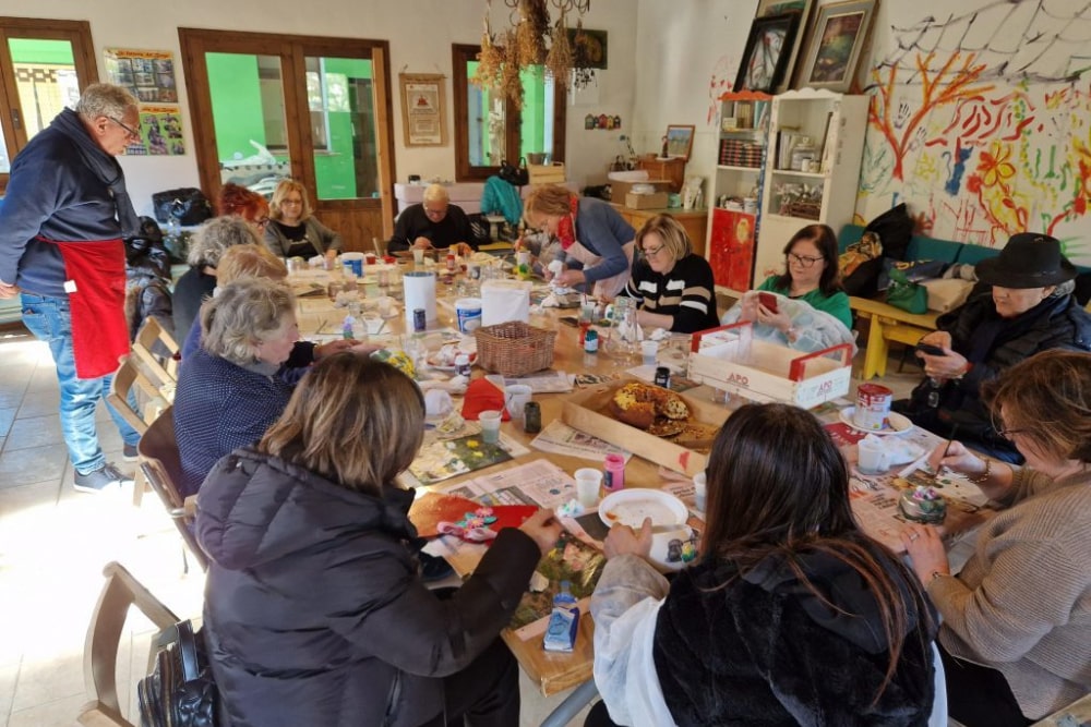 Gli Incontri in fattoria di 50&Più Pesaro urbino proseguono con un corso di ceramica