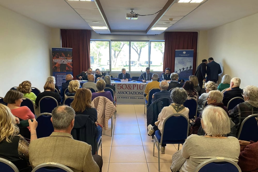 50&Più Pisa all'incontro con le forze dell'ordine Occhio alle truffe