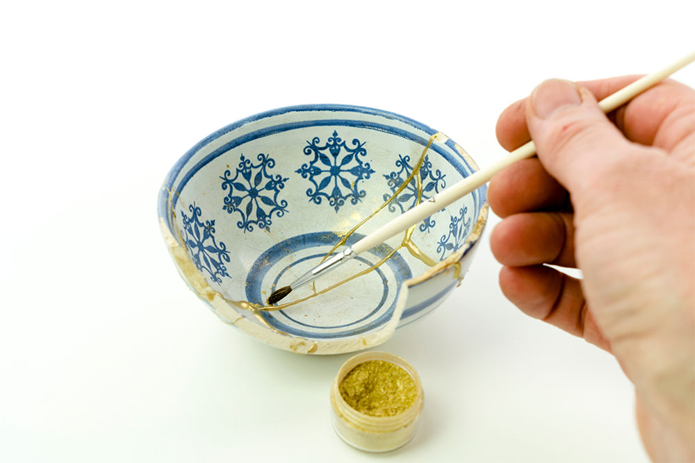 Un vaso cinese riparato con l'oro