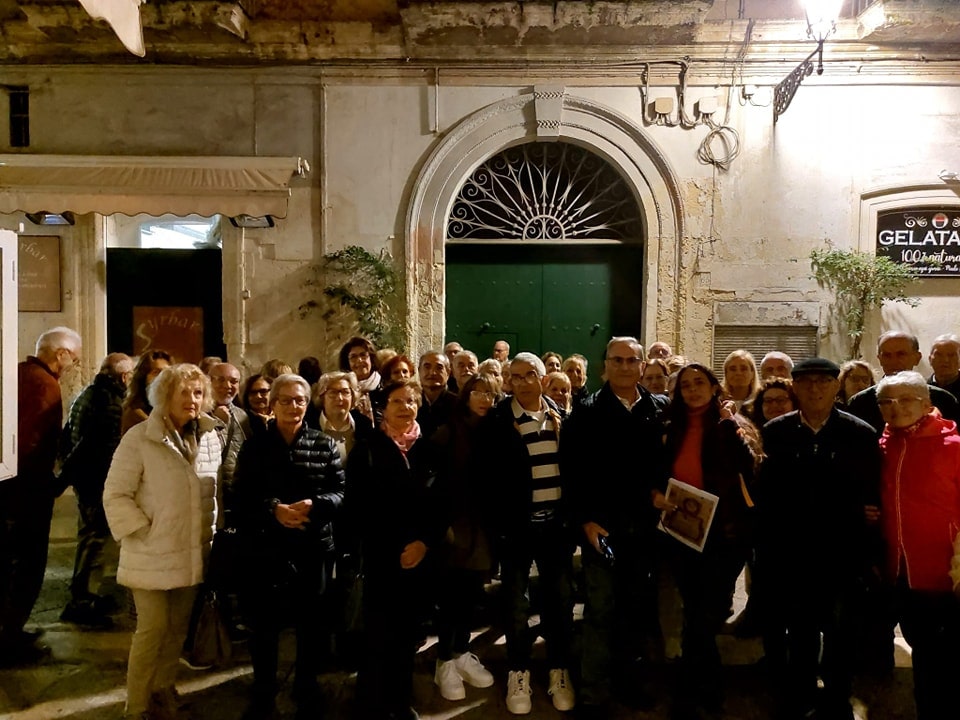Grande partecipazione di soci ed amici leccesi alla passeggiata culturale tematica organizzata da 50&Più Lecce, per le vie della città.