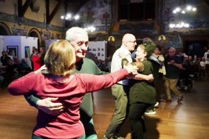 L'orchestra Gigio Valentino ha regalato una serata di ballo liscio ai partecipanti della Settimana della Creatività 2024