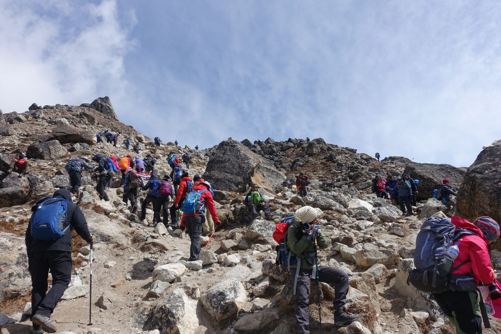 Everest tra turismo e cambiamento climatico il Nepal corre ai ripari