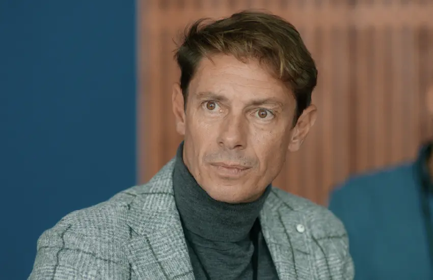 Giorgio Pasotti in “Sotto a chi tocca”: «Il mio personaggio cinico metafora di una società senza empatia»