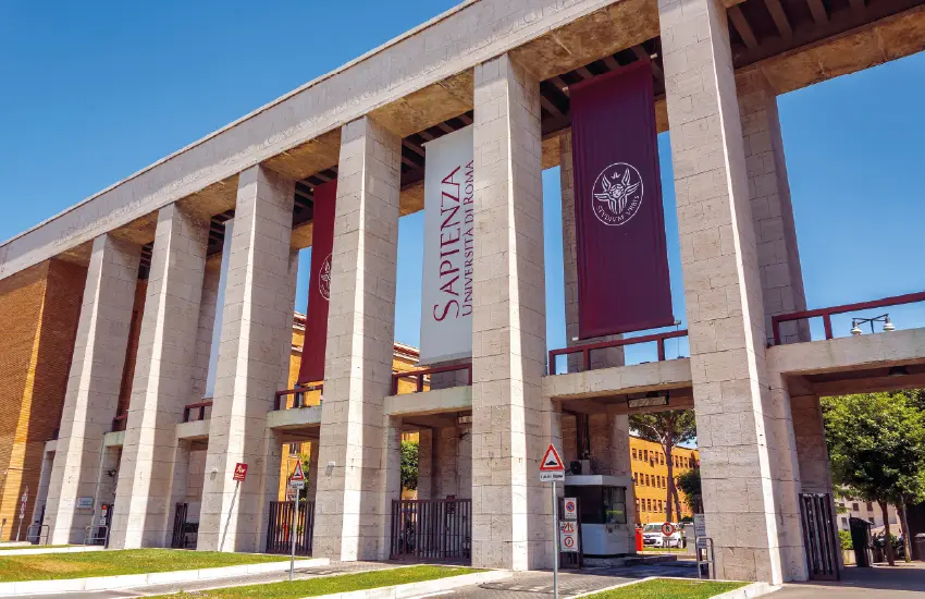 «Lo studio è la sola libertà». Così i corridoi universitari cambiano il futuro dei giovani rifugiati