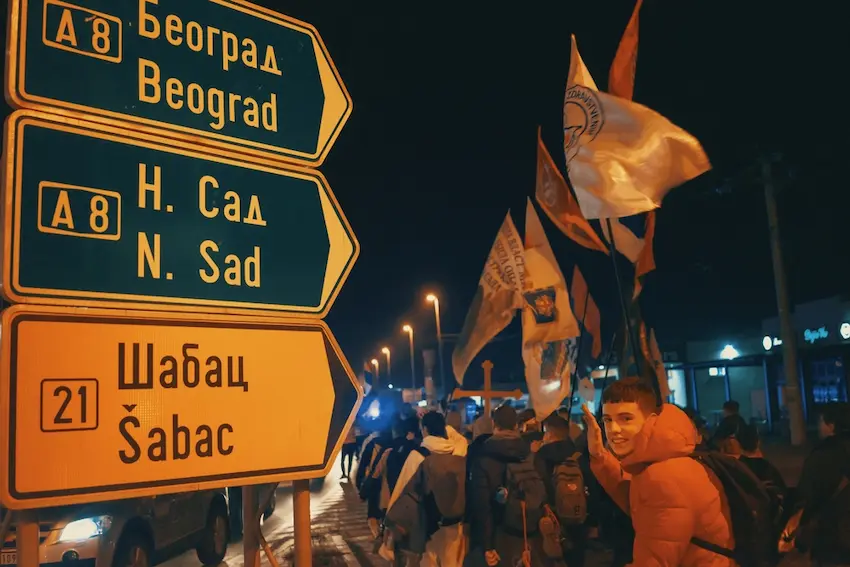 Serbia, il trionfo degli studenti: maggioranza assoluta e tramonto per Vučić
