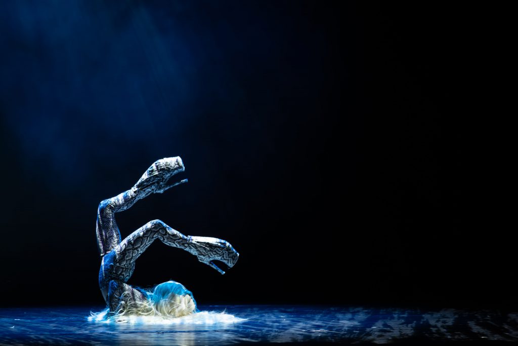 Aliena- Kataklò. Credit foto: Lorenzo Gorini