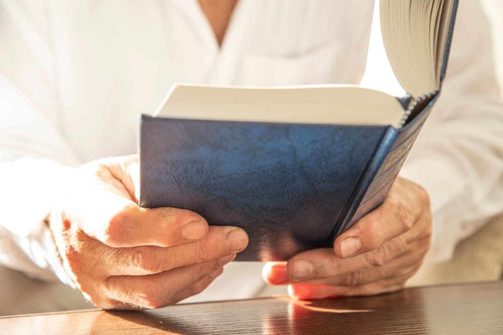 lettura ad alta voce anziani RSA