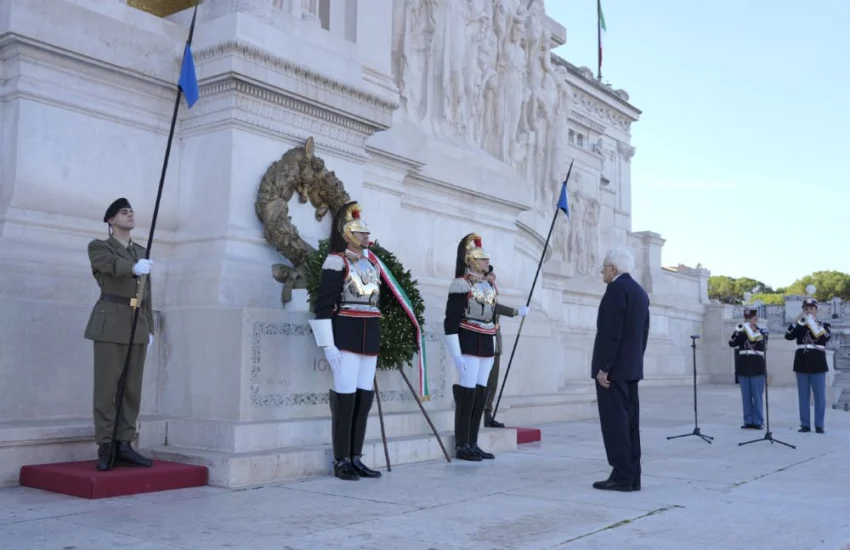 4 Novembre a Roma, il presidente Mattarella omaggia il Milite Ignoto | FOTO