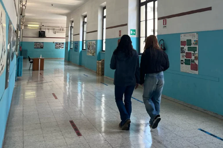 I quattro comandamenti degli studenti: «Questa è la scuola che vorremmo»