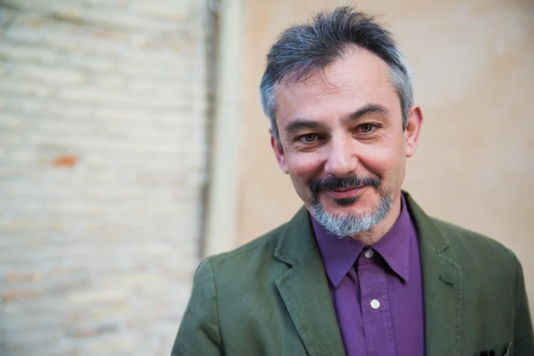 Angelo Ferracuti: viaggiare, per capire il mondo
