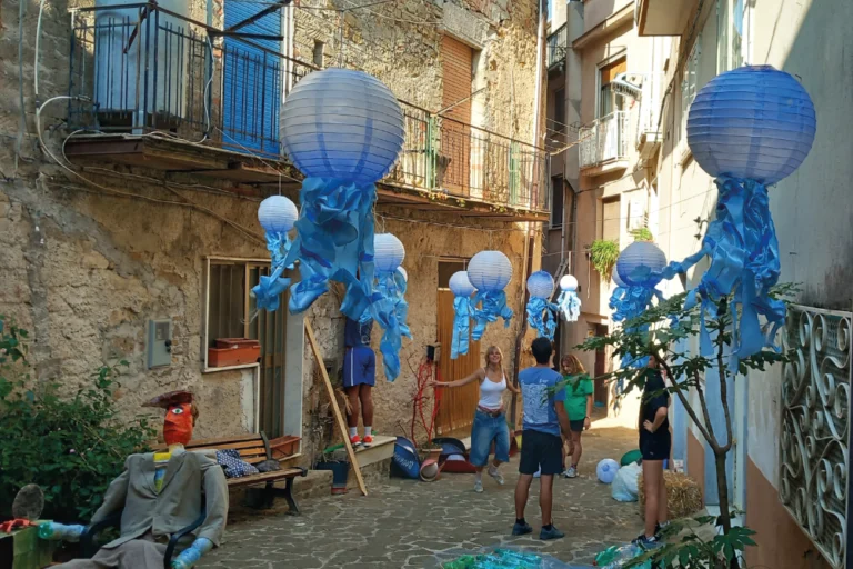Vacanze solidali, la nuova estate dei campi di lavoro aperti dai 18 ai 99 anni