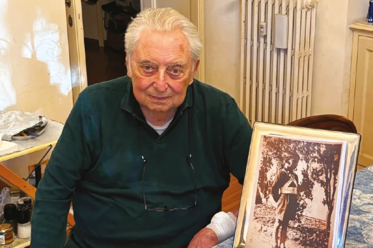 «Le bombe cadevano e mio padre ci teneva stretti in braccio»