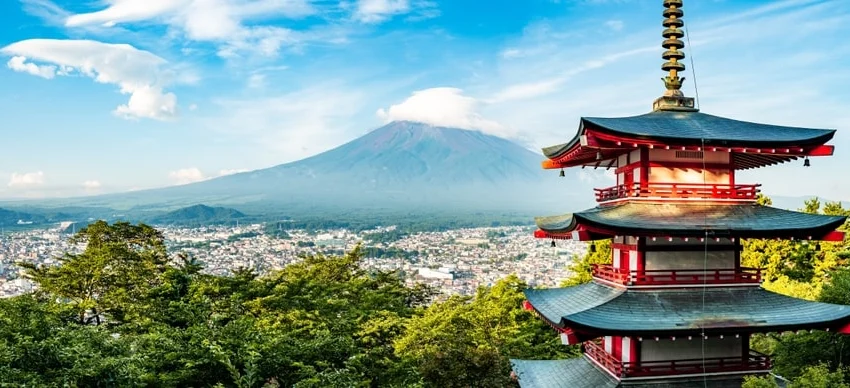 A 102 anni conquista il Monte Fuji