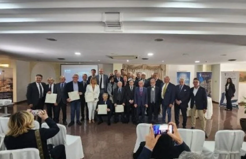 Agrigento. Premiati 35 Maestri del Commercio
