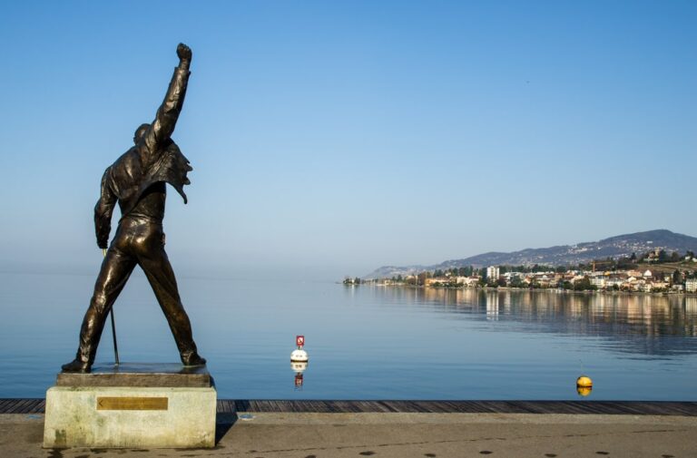 All’asta il mondo di Freddie Mercury: trionfo o peccato?
