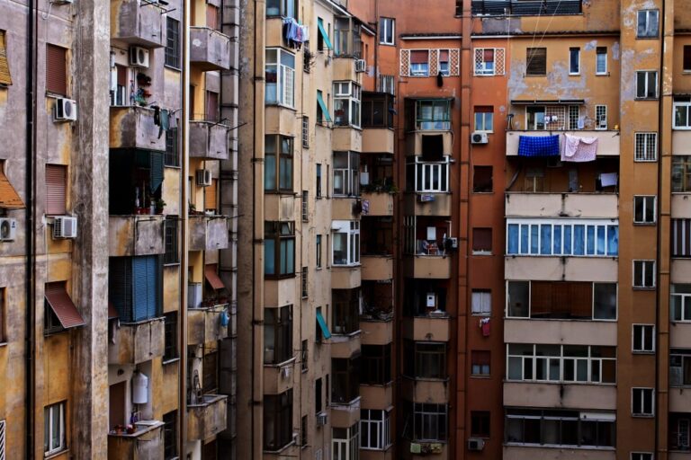 Anziani bloccati in casa: da Roma storie di disagio e abbandono