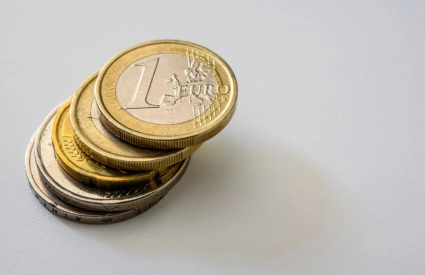 Eurostat, in Italia rischio povertà per anziani e bambini