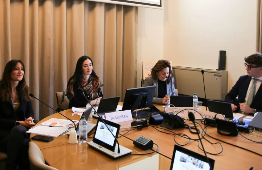 Co-housing tra studenti e anziani, al via il progetto “Attiva-Mente insieme”