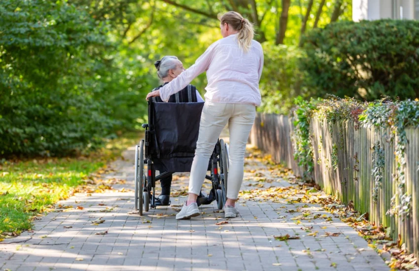 Badanti, il 37,9% dei datori di lavoro ha più di 80 anni