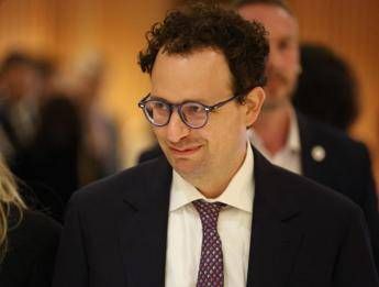 “Bisogna rallentare l’AI”: l’appello di Amodei, boss di Anthropic