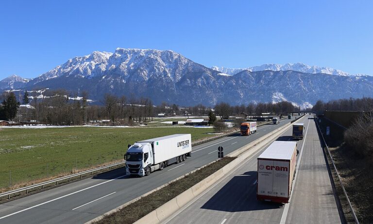 Bonus Patente Autotrasporto, click day alle 12: fino a 2.500 euro per i giovani