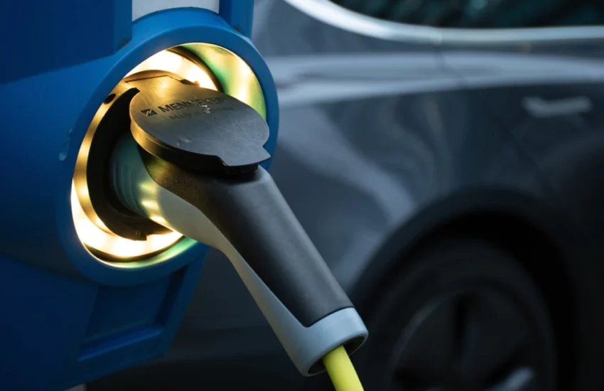 Bonus auto elettriche 2025, come richiederlo da settembre