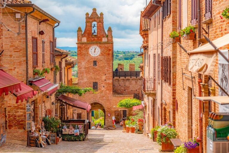 I Borghi Bandiera Arancione, l’estate italiana dell’entroterra