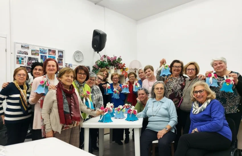 Brindisi. Auguri di Buona Pasqua con le campane artigianali