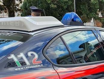 Cagliari, soffoca la moglie 81enne e chiama i carabinieri: “L’ho uccisa”