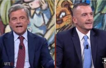 Calenda contro Casalino: “Conferma che M5S è stato la più grossa presa in giro subita dagli italiani”
