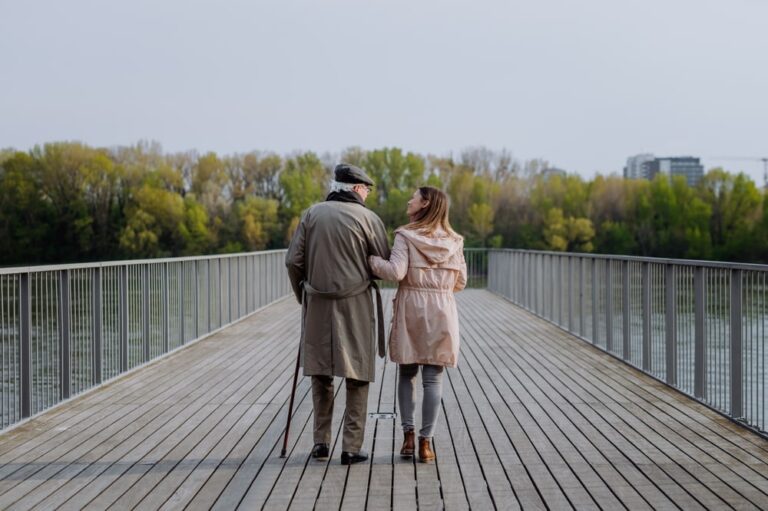 Caregiver familiare, nel Lazio c’è la legge
