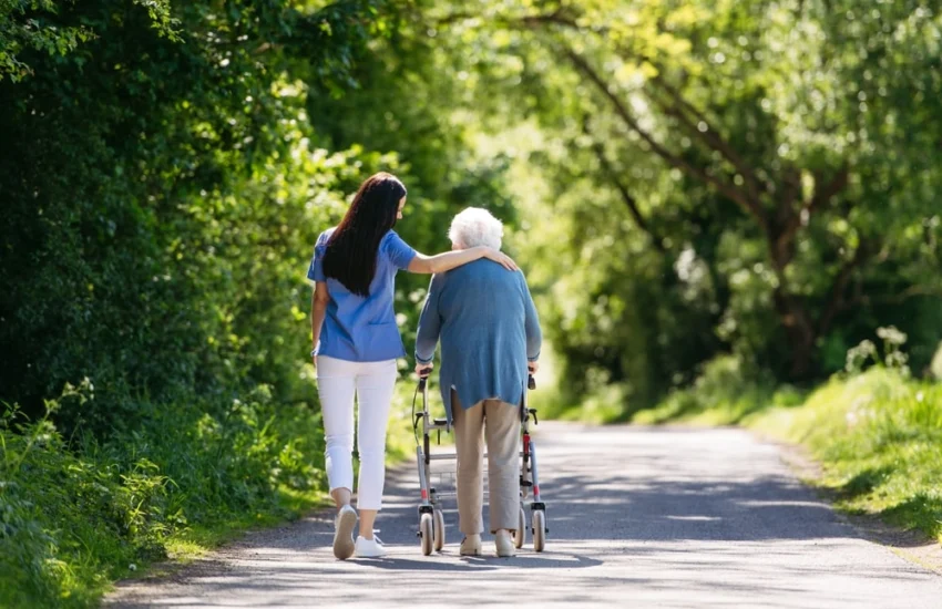 Caregiver familiari: la cura al centro del welfare aziendale